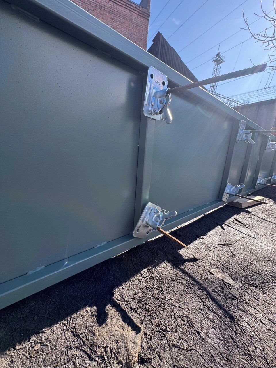 Бічний вид зібраної опалубки